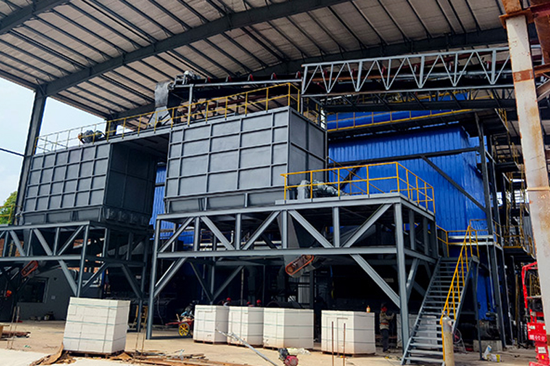 good <p>Вертикальный котел с угловыми трубами</p>